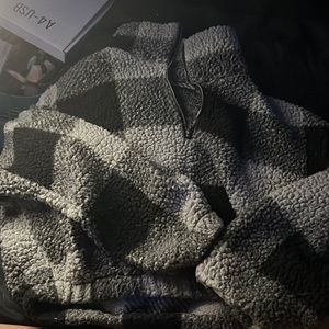 Crop top fuzzy hoodie